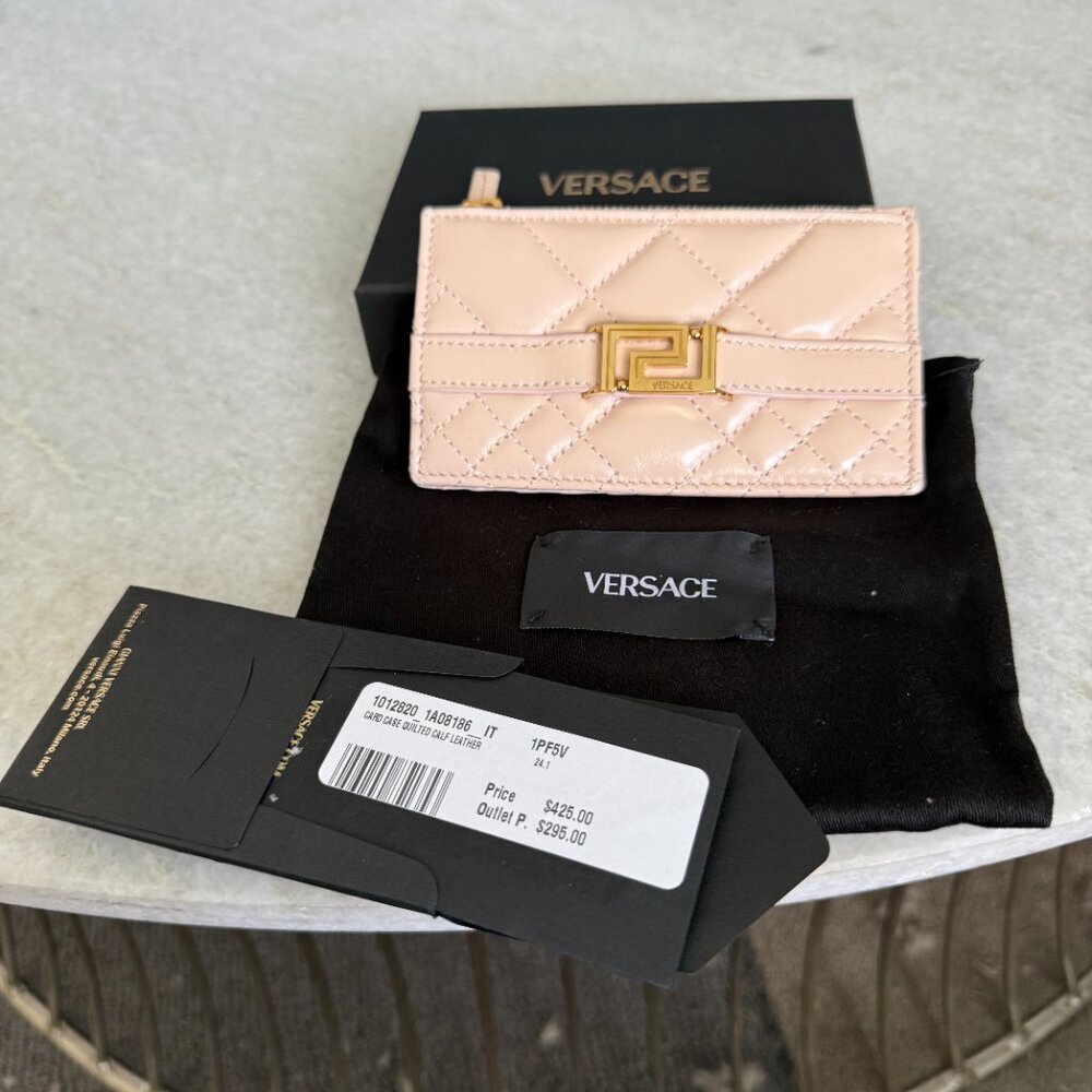 Versace Quilted Pale Pink Leather Card‎ Holder Wallet, Gold-tone logo metal - Picture 2 of 9